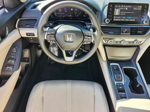 Used 2019 Honda Accord EX image 8