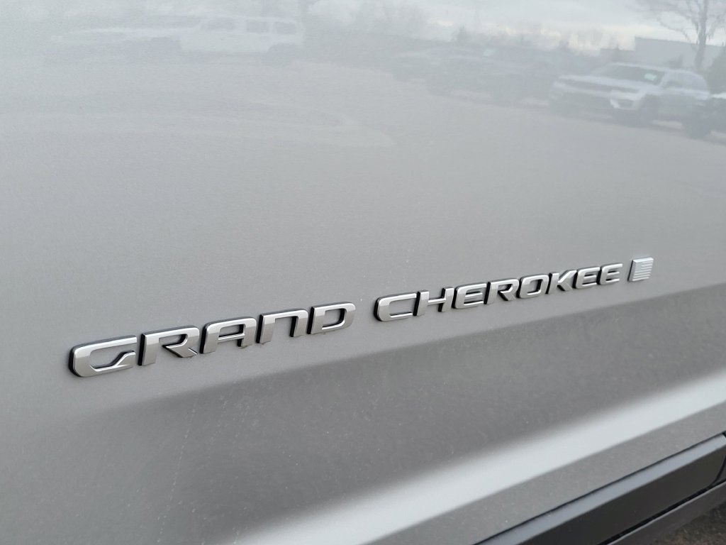 New 2026 Jeep Grand Cherokee Laredo X AWD/4WD image 11