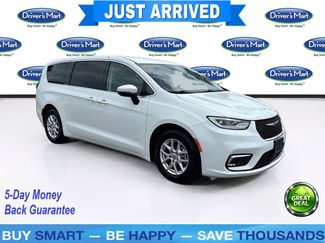 Used 2023 Chrysler Pacifica Touring-L FWD video 1