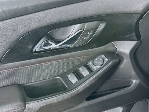 Used 2023 Chevrolet Traverse RS FWD image 24
