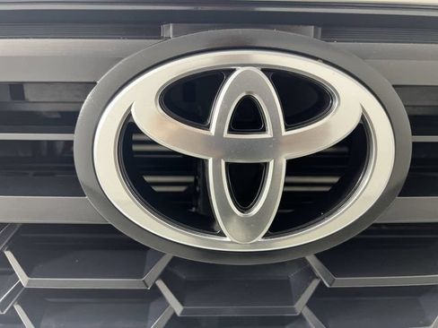 Used 2025 Toyota Tacoma TRD Sport AWD/4WD image 30