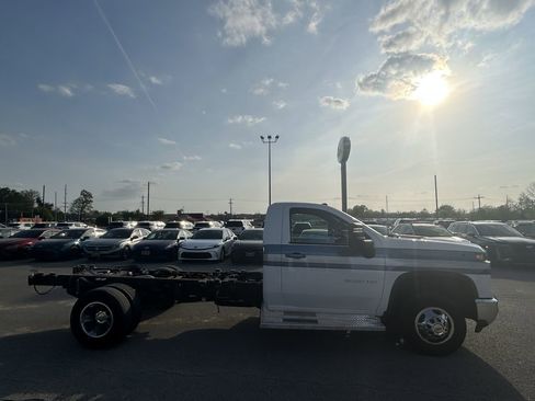 Used 2024 Chevrolet Silverado 3500 LT w/ Ambulance/Fire/Rescue Package image 4