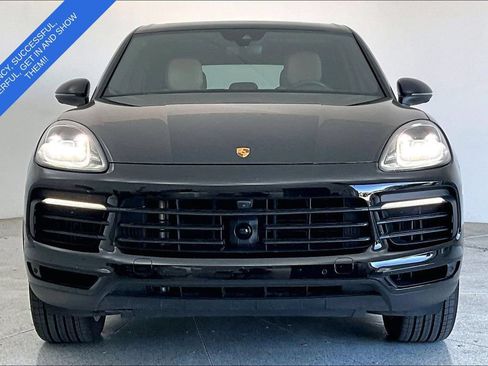 Used 2022 Porsche Cayenne AWD/4WD image 3