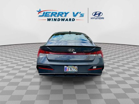 Used 2025 Hyundai Elantra SEL FWD image 7