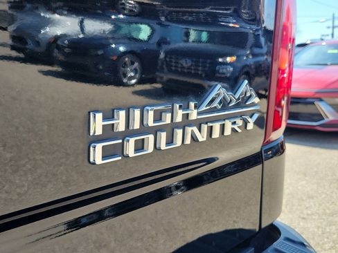 Used 2021 Chevrolet Silverado 1500 High Country image 8