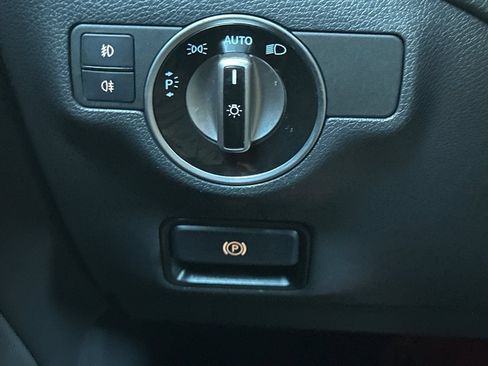Used 2019 Mercedes-Benz GLA 250 4MATIC image 32