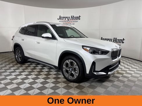 Used 2025 BMW X1 xDrive28i image 4