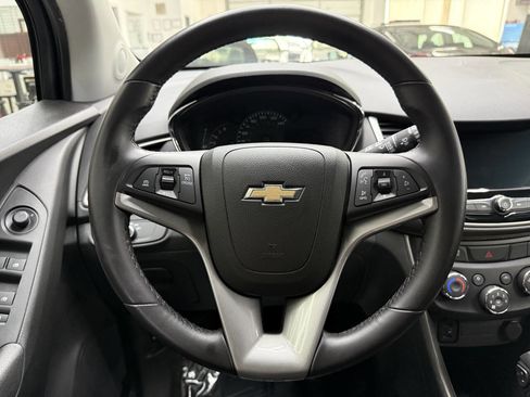 Used 2018 Chevrolet Trax LT w/ LT Convenience Package image 23