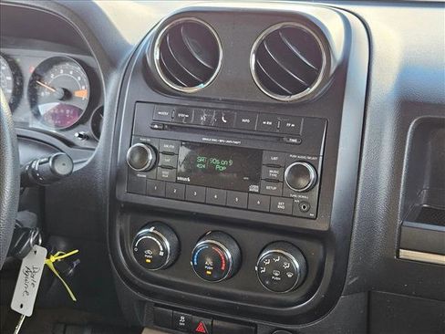 Used 2017 Jeep Patriot Sport w/ Power Value Group FWD image 16
