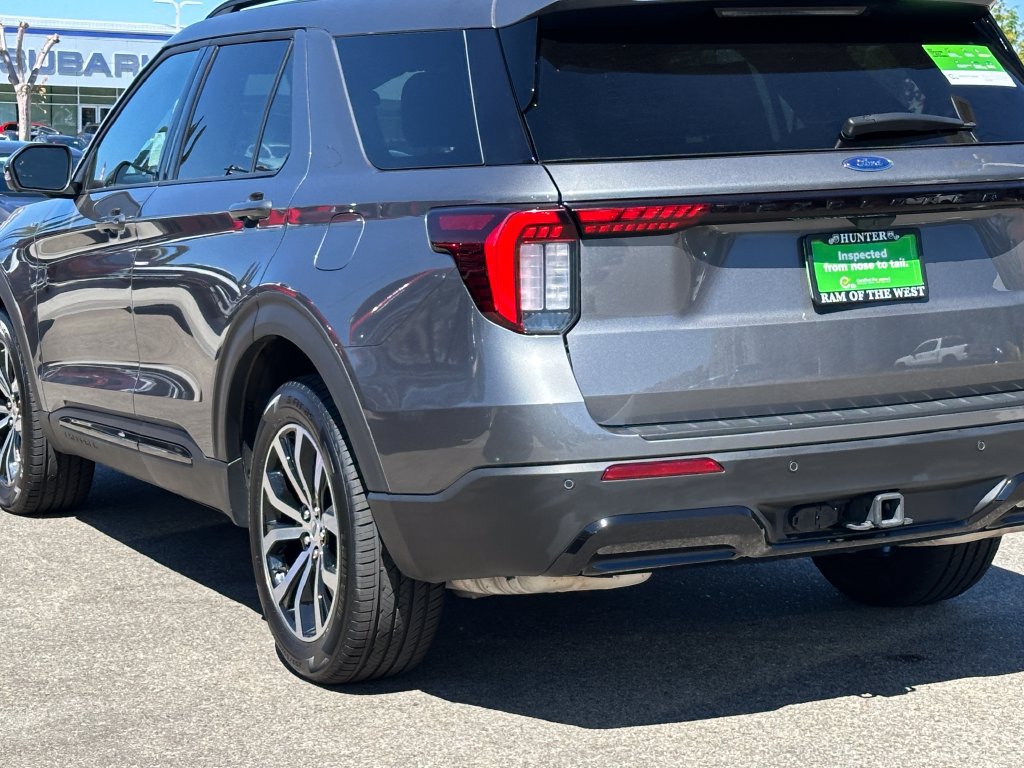 Used 2025 Ford Explorer ST-Line AWD/4WD image 5