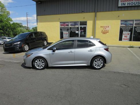 Used 2023 Toyota Corolla SE FWD image 2