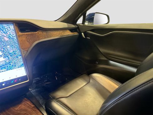 Used 2020 Tesla Model S Long Range image 24