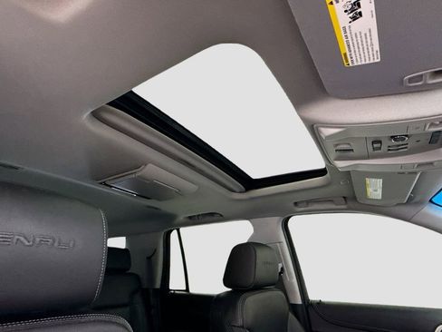 Used 2020 GMC Yukon Denali w/ Denali Ultimate Package image 17