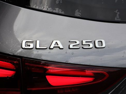 Certified 2025 Mercedes-Benz GLA 250 4MATIC image 8