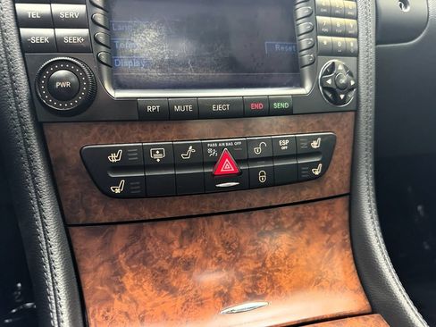 Used 2006 Mercedes-Benz CLS 55 AMG image 36
