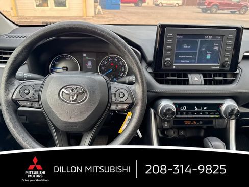 Used 2022 Toyota RAV4 LE AWD/4WD image 16