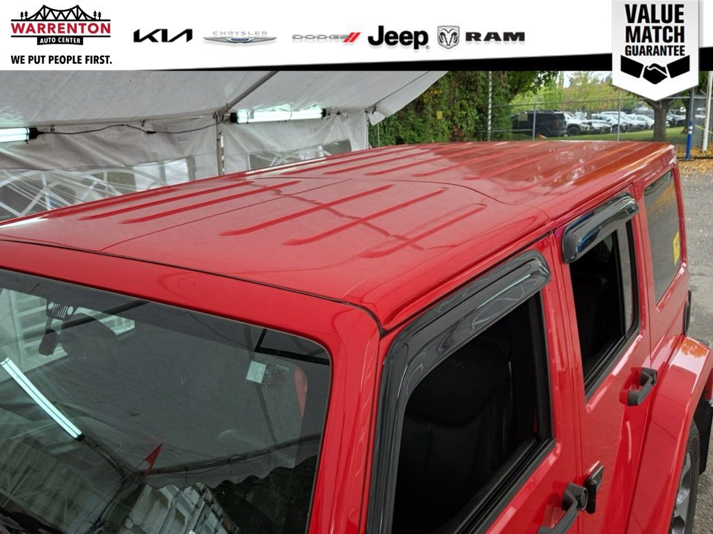 Used 2018 Jeep Wrangler Unlimited Sahara w/ Connectivity Group AWD/4WD image 4