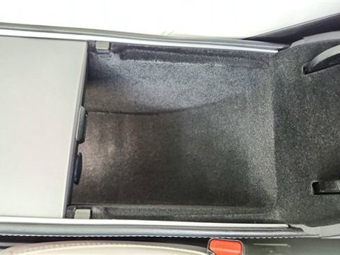 Used 2024 Tesla Model Y 2WD image 52