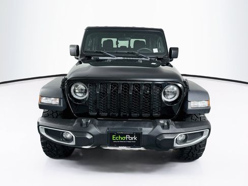 Used 2023 Jeep Gladiator Sport AWD/4WD image 2