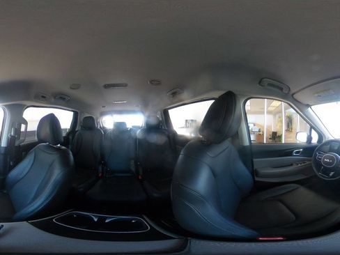 Used 2026 Kia Carnival FWD image 44