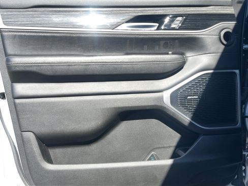 Used 2022 Jeep Wagoneer Series II image 15