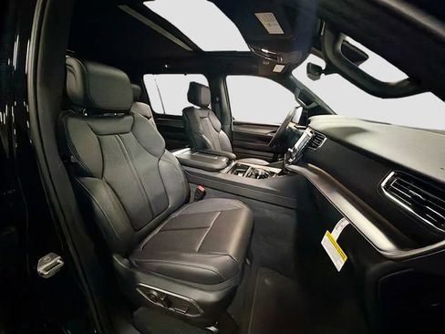 New 2026 Jeep Grand Wagoneer Limited AWD/4WD image 32