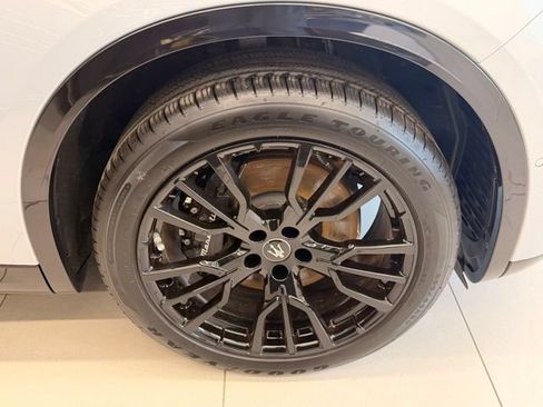 Used 2025 Maserati Grecale Modena AWD/4WD image 24
