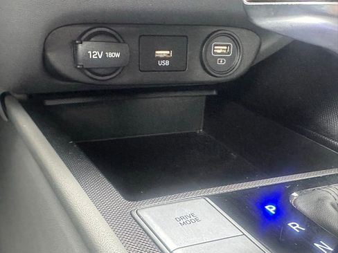 Used 2023 Hyundai Elantra SEL image 16