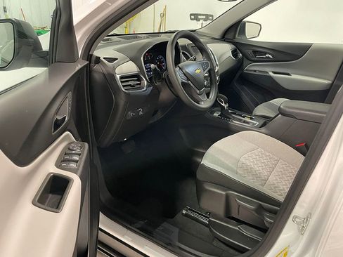 Used 2024 Chevrolet Equinox LS FWD image 17