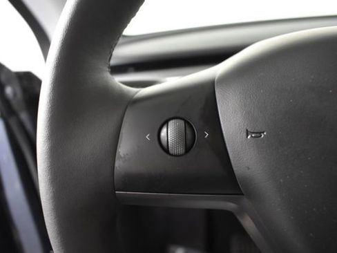 Used 2023 Tesla Model Y Long Range AWD/4WD image 15