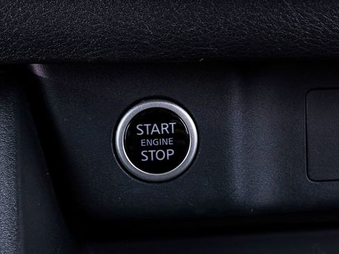 Used 2023 Nissan Rogue SV FWD image 22