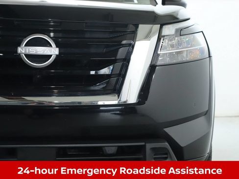 Certified 2024 Nissan Pathfinder Platinum AWD/4WD image 10