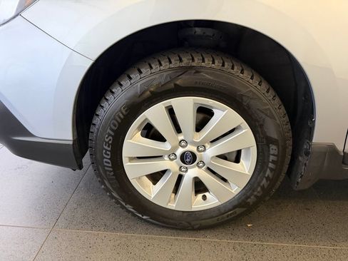 Used 2019 Subaru Outback 2.5i AWD/4WD image 10