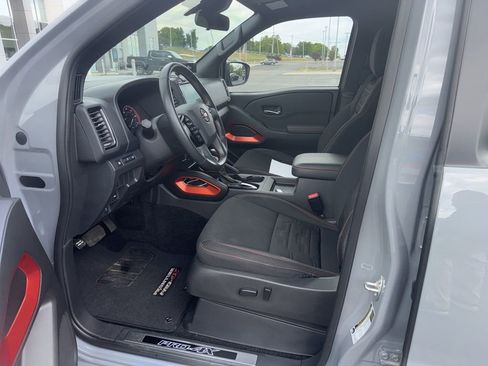 Used 2023 Nissan Frontier PRO-4X w/ Technology Package image 3