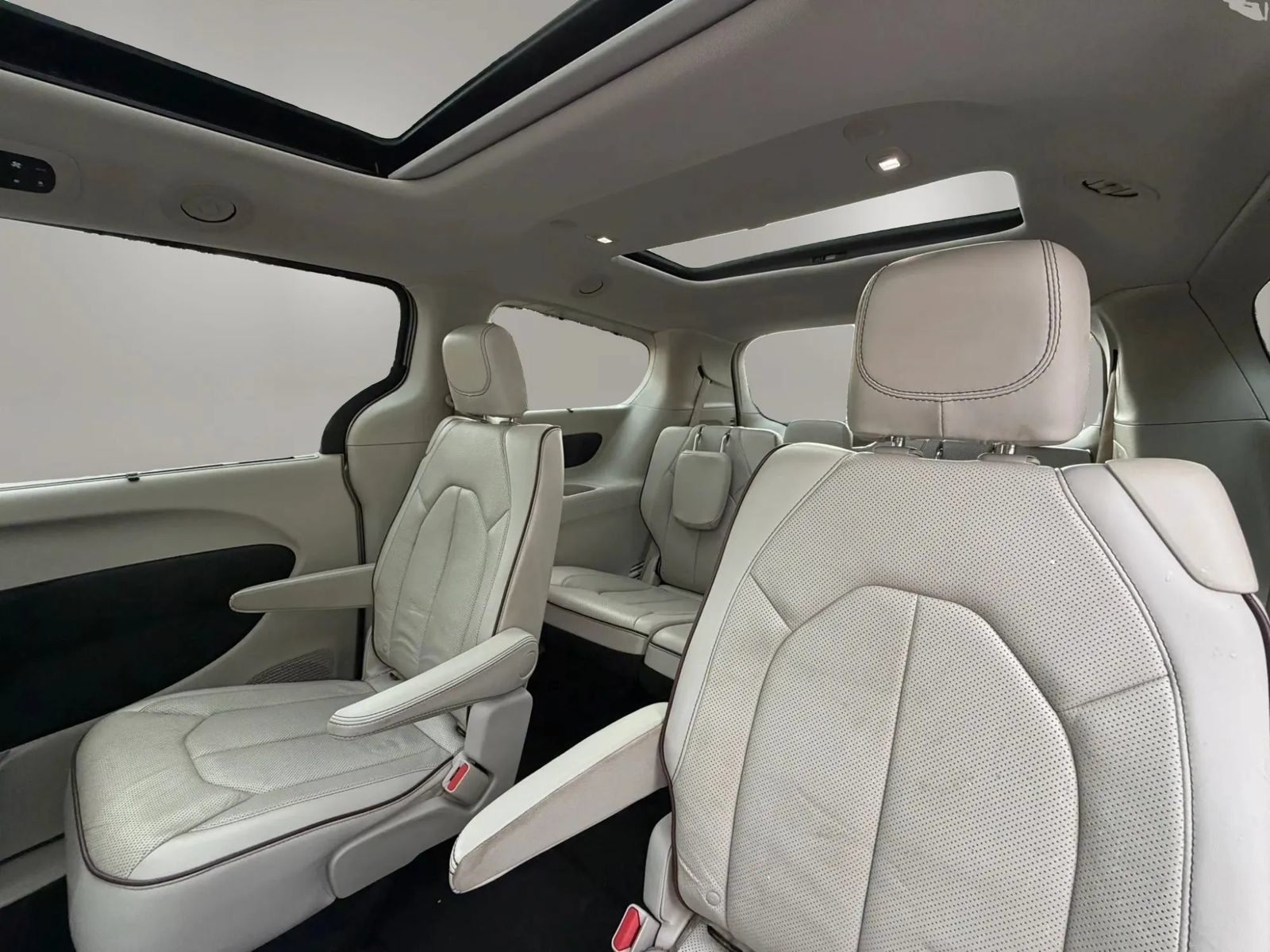 Used 2017 Chrysler Pacifica Limited FWD image 20