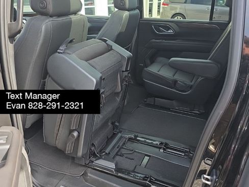 Used 2023 Chevrolet Suburban High Country w/ Premium Package AWD/4WD image 10