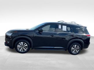 Used 2023 Nissan Pathfinder SL w/ Black Appearance Package AWD/4WD video 2