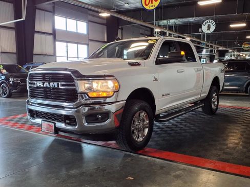 Used 2021 RAM 2500 Big Horn w/ Level 1 Equipment Group AWD/4WD image 3