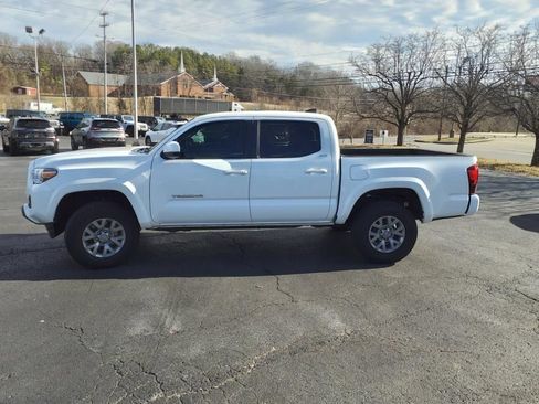 Used 2019 Toyota Tacoma SR5 RWD image 22