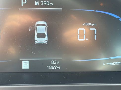 Certified 2025 Hyundai Elantra Sport FWD image 27