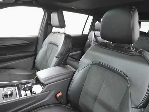 New 2025 Jeep Grand Cherokee L Altitude image 11