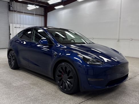 Used 2023 Tesla Model Y Performance image 29
