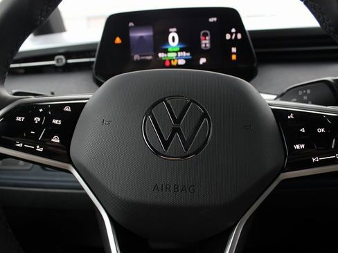 New 2025 Volkswagen ID. Buzz Pro S image 9