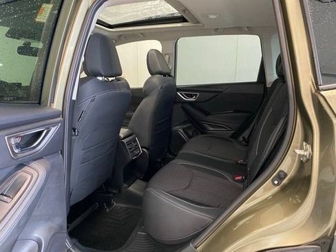 Used 2022 Subaru Forester Premium AWD/4WD image 13