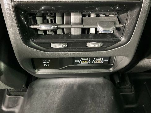 Used 2024 Jeep Grand Cherokee Altitude image 29