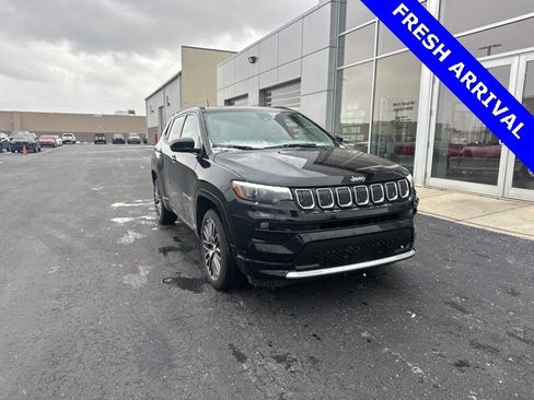 Used 2022 Jeep Compass Limited w/ Elite Group image 3