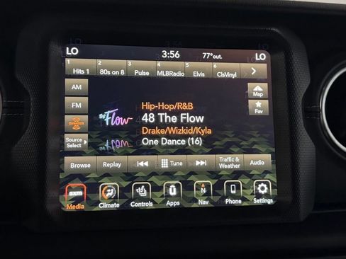 Used 2023 Jeep Wrangler Unlimited Sahara w/ Cold Weather Group AWD/4WD image 18