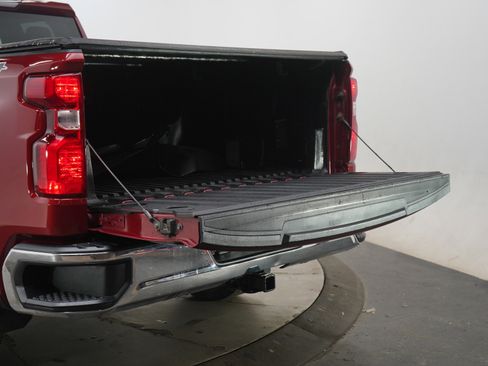 Used 2019 Chevrolet Silverado 1500 LT image 11