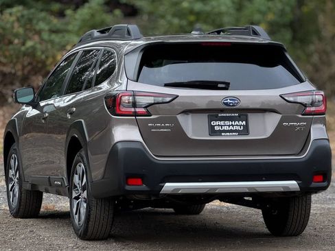 Used 2023 Subaru Outback Limited XT AWD/4WD image 5