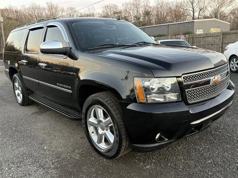Used 2010 Chevrolet Suburban LTZ image 6